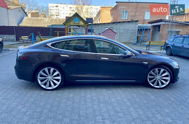 Лифтбек Tesla Model S 2012 в 