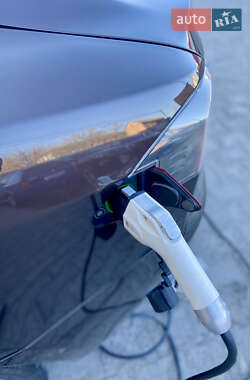 Лифтбек Tesla Model S 2012 в 