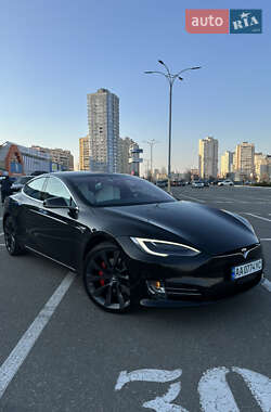 Лифтбек Tesla Model S 2018 в 