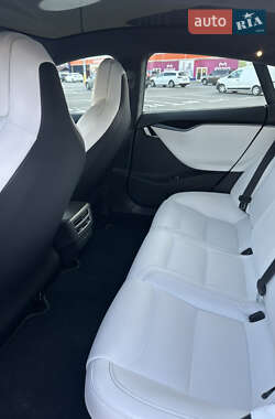 Лифтбек Tesla Model S 2018 в 