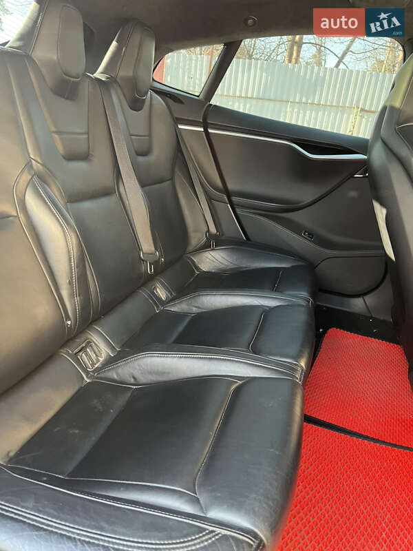 Лифтбек Tesla Model S 2015 в Киеве фото 16 Лифтбек Tesla Model S 2015 в Киеве