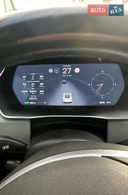 Лифтбек Tesla Model S 2015 в 