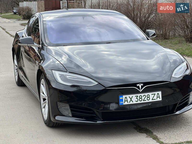 Лифтбек Tesla Model S 2017 в Харькове