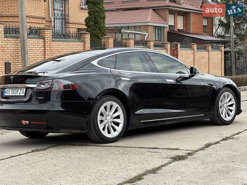 Лифтбек Tesla Model S 2017 в Харькове