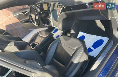 Лифтбек Tesla Model S 2015 в 