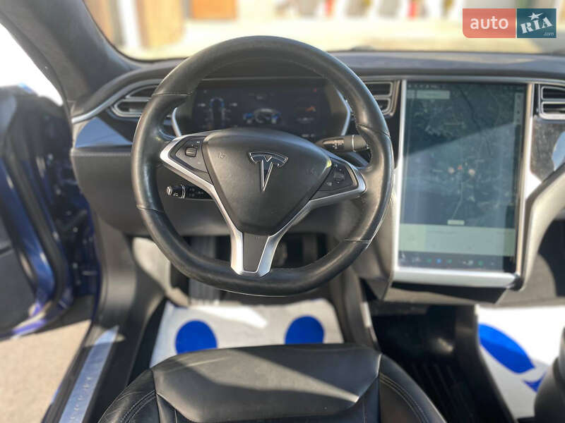 Лифтбек Tesla Model S 2015 в Ровно