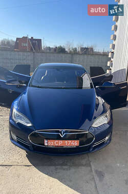 Лифтбек Tesla Model S 2015 в 