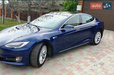 Лифтбек Tesla Model S 2017 в 