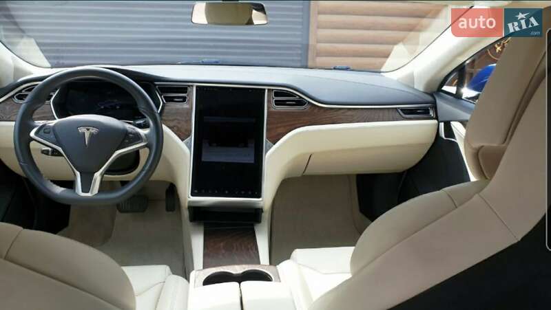 Ліфтбек Tesla Model S 2017 в Одесі