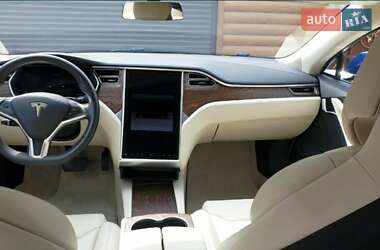 Лифтбек Tesla Model S 2017 в 