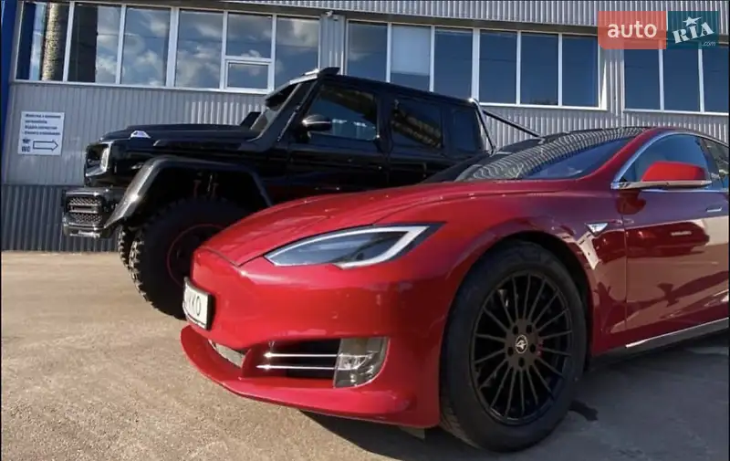 Tesla Model S 2015