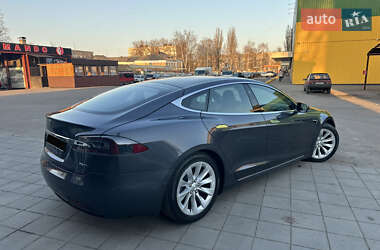 Лифтбек Tesla Model S 2018 в 
