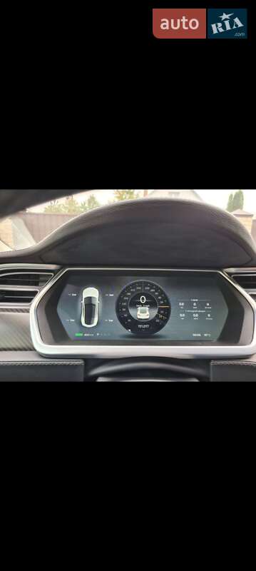 Лифтбек Tesla Model S 2014 в 