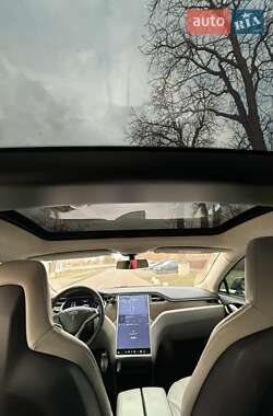 Лифтбек Tesla Model S 2012 в 