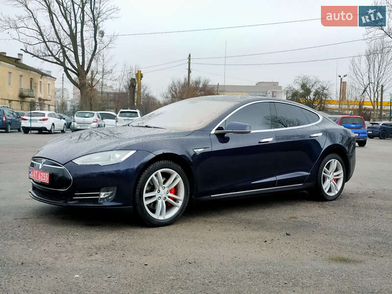 Лифтбек Tesla Model S 2014 в Звягеле