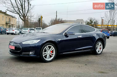 Лифтбек Tesla Model S 2014 в 