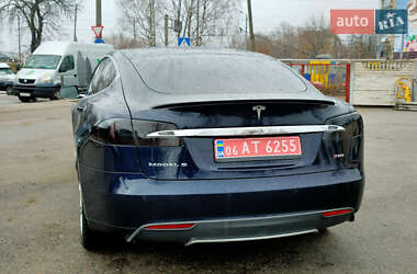 Лифтбек Tesla Model S 2014 в 