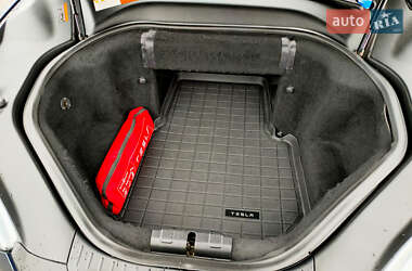 Лифтбек Tesla Model S 2014 в 