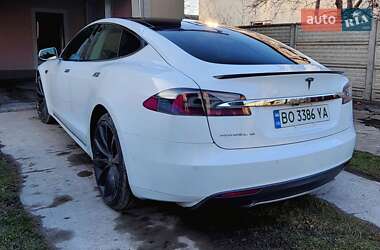 Лифтбек Tesla Model S 2015 в 
