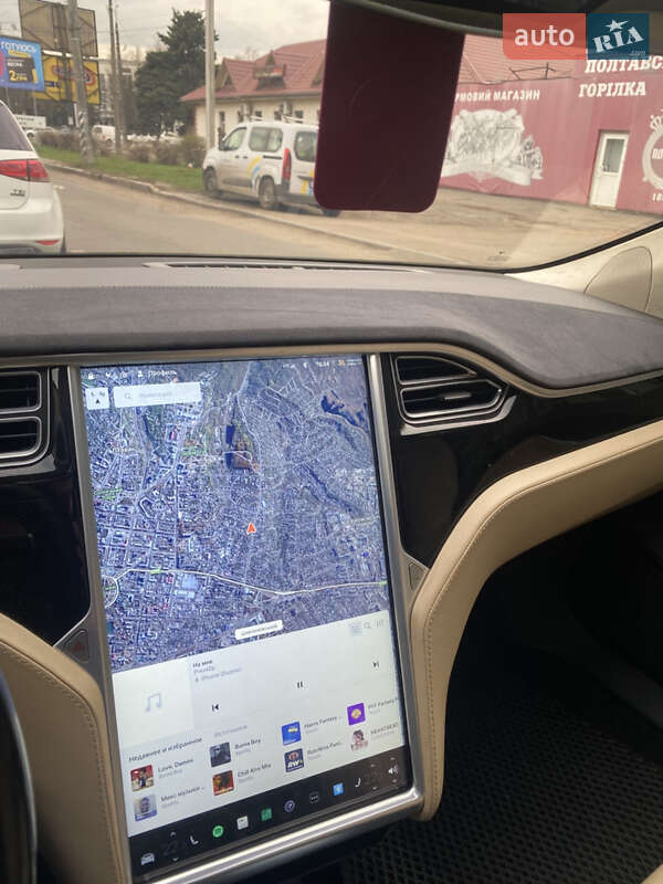 Ліфтбек Tesla Model S 2016 в Полтаві