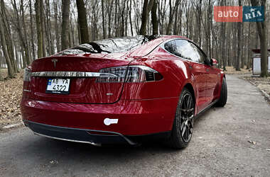 Лифтбек Tesla Model S 2014 в 