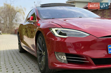 Лифтбек Tesla Model S 2016 в 
