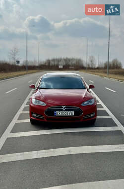 Лифтбек Tesla Model S 2013 в 