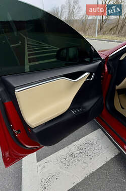 Лифтбек Tesla Model S 2013 в 