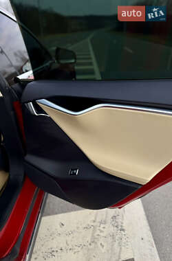 Лифтбек Tesla Model S 2013 в 