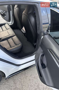 Лифтбек Tesla Model S 2021 в 