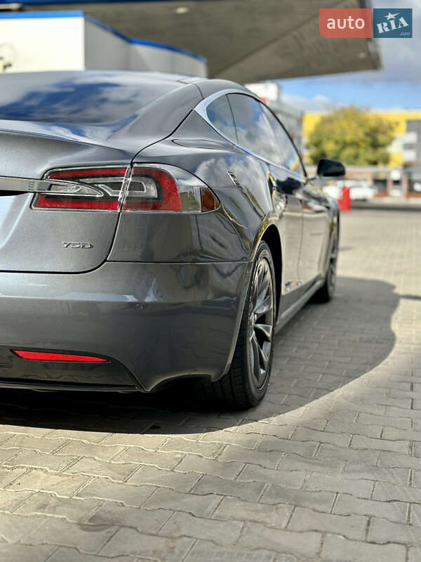 Ліфтбек Tesla Model S 2017 в 