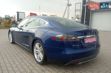 Лифтбек Tesla Model S 2015 в 