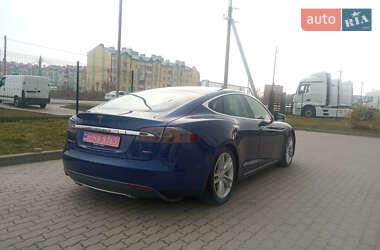 Лифтбек Tesla Model S 2015 в 