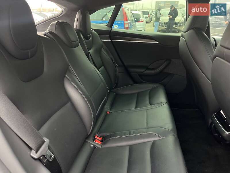 Лифтбек Tesla Model S 2021 в Львове