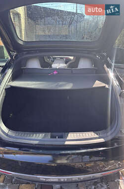Лифтбек Tesla Model S 2015 в 