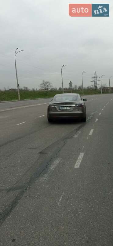Ліфтбек Tesla Model S 2016 в Одесі