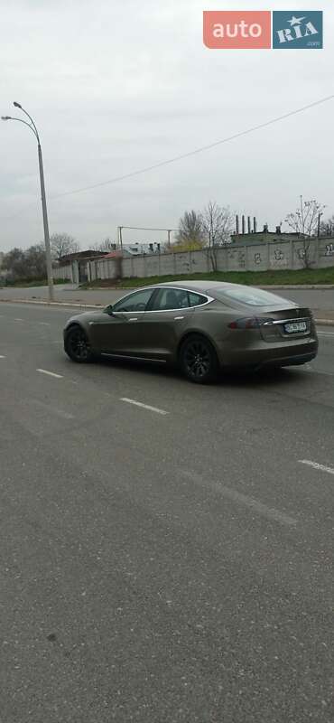 Ліфтбек Tesla Model S 2016 в Одесі