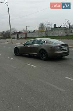 Лифтбек Tesla Model S 2016 в 