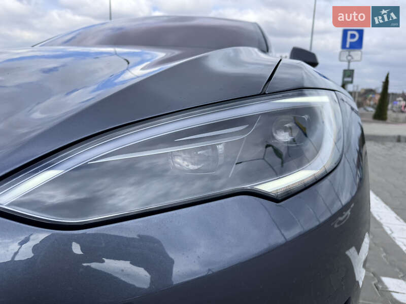 Лифтбек Tesla Model S 2021 в Киеве