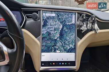 Лифтбек Tesla Model S 2017 в 