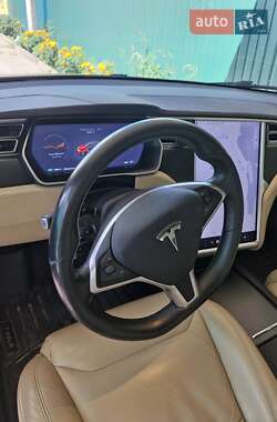 Лифтбек Tesla Model S 2017 в 