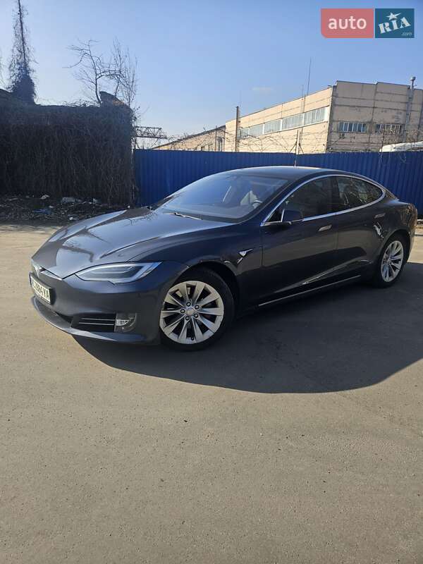 Ліфтбек Tesla Model S 2020 в Києві
