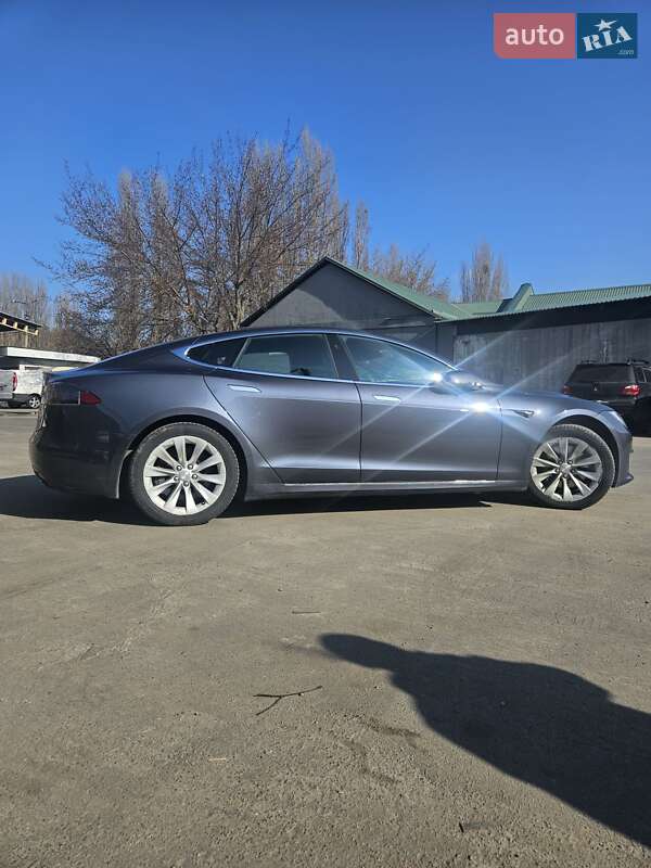 Ліфтбек Tesla Model S 2020 в Києві