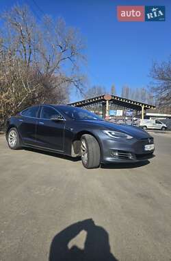 Лифтбек Tesla Model S 2020 в 