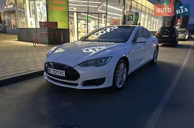 Лифтбек Tesla Model S 2015 в 