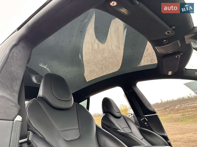Лифтбек Tesla Model S 2016 в Тернополе