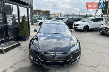 Лифтбек Tesla Model S 2014 в 
