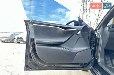 Лифтбек Tesla Model S 2014 в 