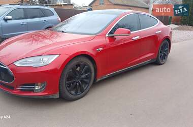 Лифтбек Tesla Model S 2015 в Ильинцах
