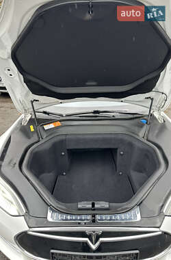 Ліфтбек Tesla Model S 2013 в 